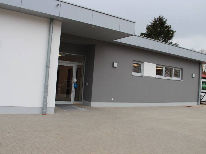 Endlich wieder Hallentennis in Nienburg - Eröffnung der neuen Sport- und Tennishalle des TKW Nienburg - Bild 0