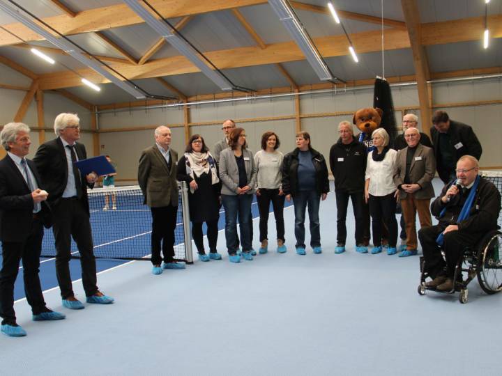Endlich wieder Hallentennis in Nienburg - Eröffnung der neuen Sport- und Tennishalle des TKW Nienburg - Bild 17